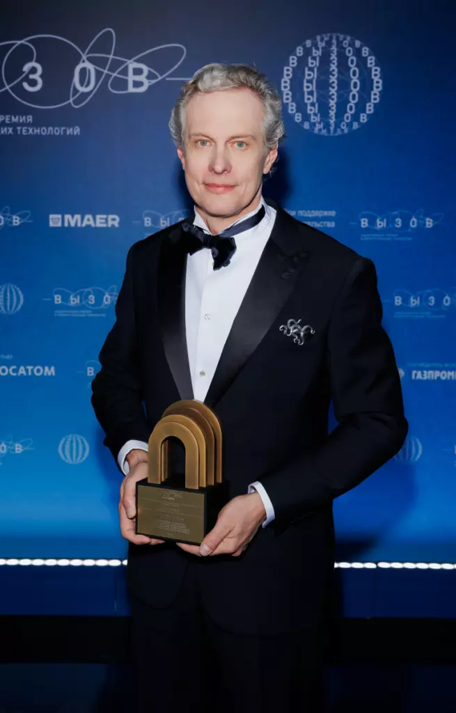 Наука и технологии | ВАЛЕРИЙ ФОКИН: «НАУКА ПРОДОЛЖАЕТ СВЯЗЫВАТЬ ЛЮДЕЙ»