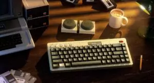 4b163f2319557a42d5fc54f645d704ae14ccefdc Наука и технологии | 8BitDo представила клавиатуру в честь 50-летия Apple, выполненную в стиле ретро ПК