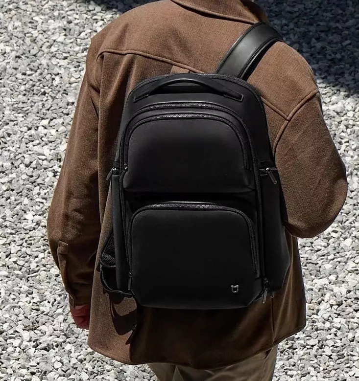 Наука и технологии | Xiaomi показала новый вместительный рюкзак Mijia Business Backpack 2