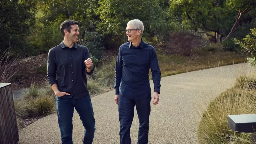dzhon-ternus-segodnya-oficzialno-stal-ceo-apple-cover-1788251302 Наука и технологии | Джон Тернус сегодня официально стал CEO Apple